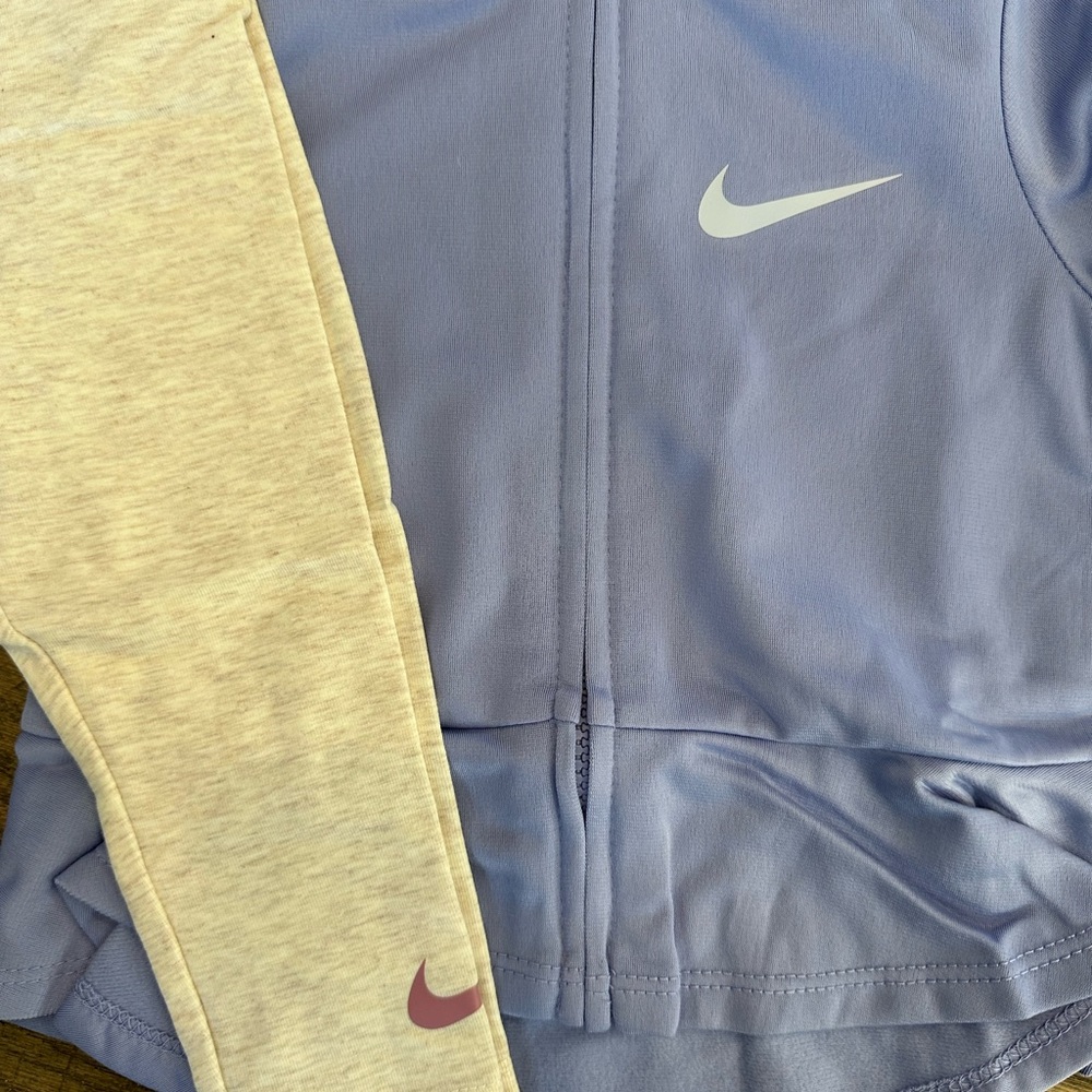 Nike Baby Girl Outfit - Picture 2 of 4